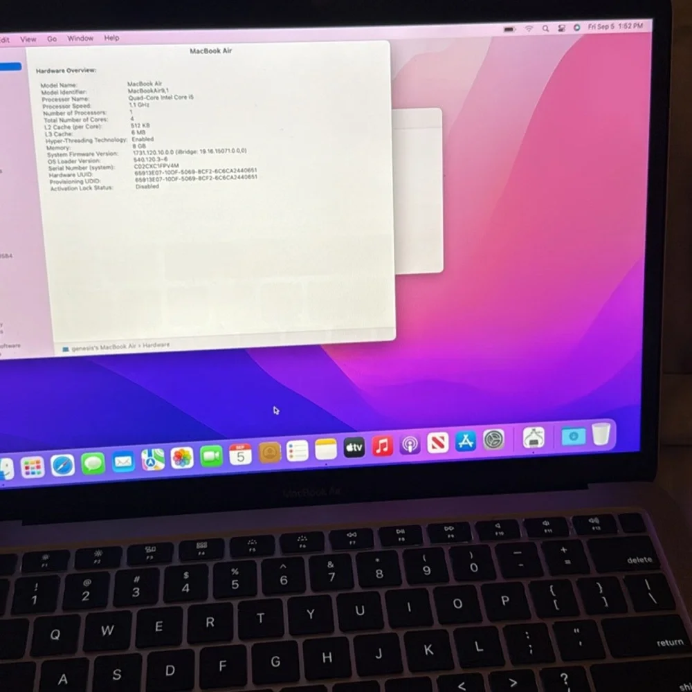 Apple MacBook Air - Silver with Black Keyboard